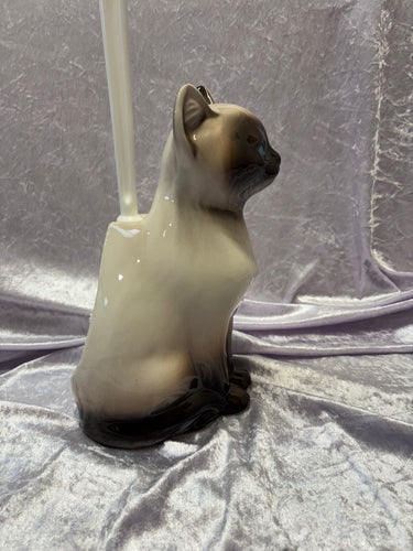 Katte Toiletbørsteholder - porcelænsfigur set fra en anden vinkel