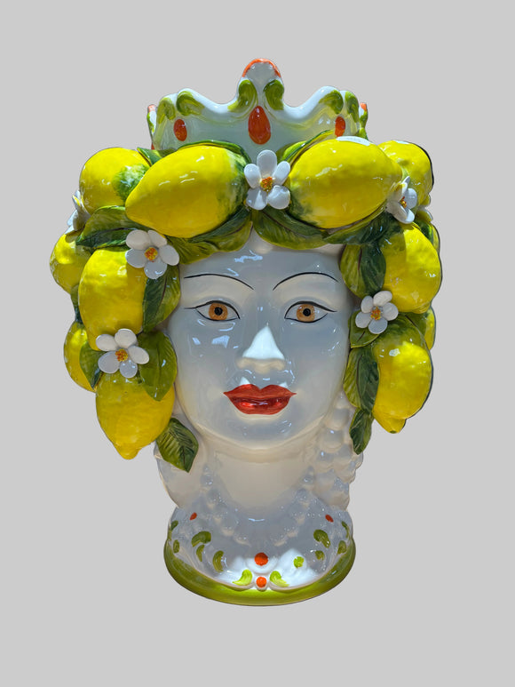 Testa Di Moro vase - kvinde med citroner og blomster 45 cm fra Selected by dims studio – stillet op som blikfang i hjemmet