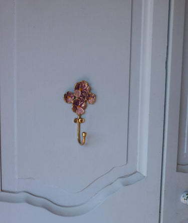 Lilla blomster knage set fra en anden vinkel